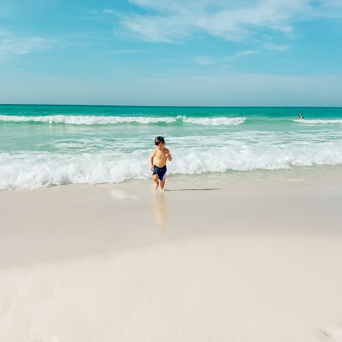 a beach day packing list for baby is essential in making sure you have a successful time!