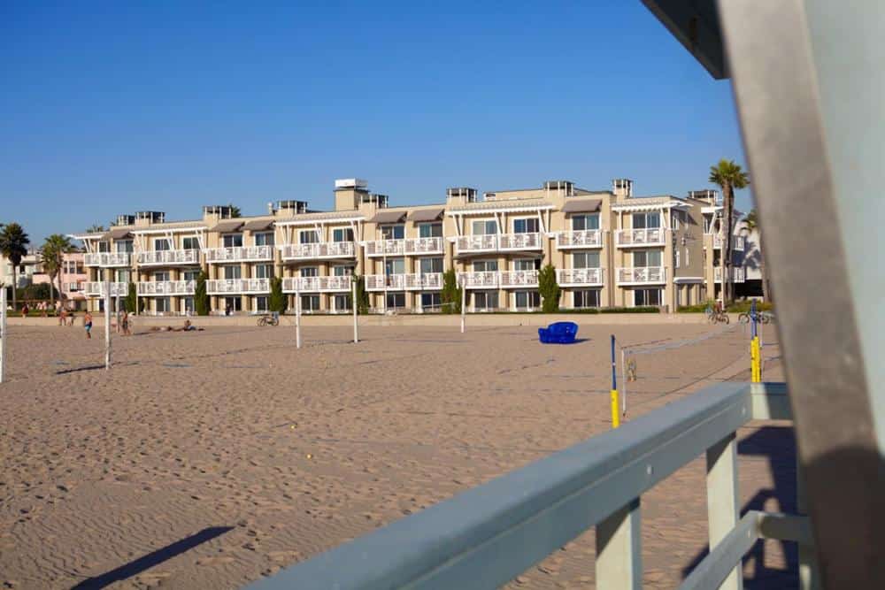 Read more about the article Honest Review: Beach House Hermosa Beach California
