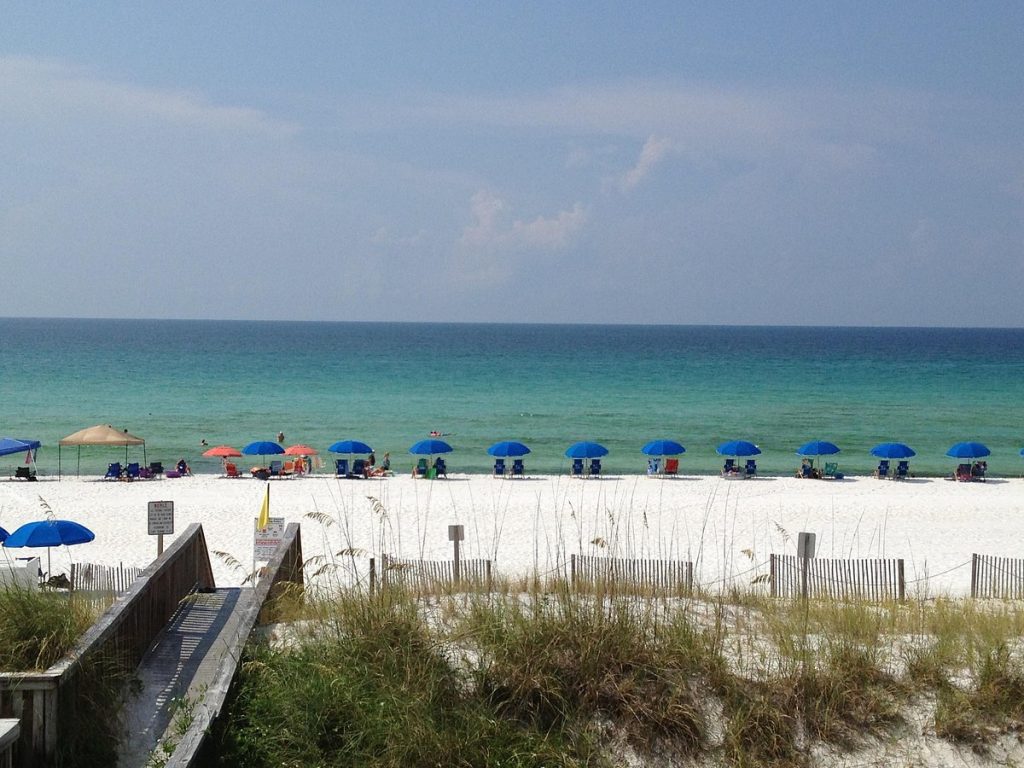 fort walton beach, a white sand beach in florida