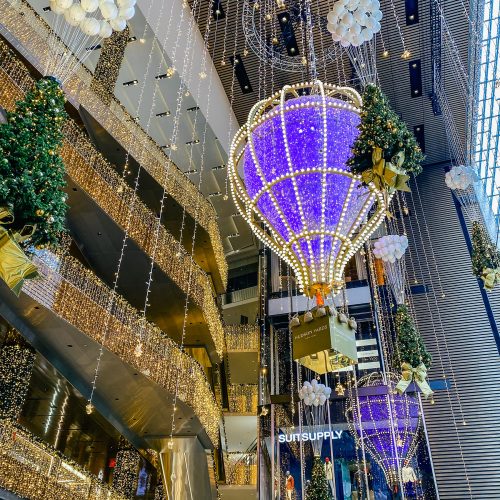 hudson yards in nyc is a great place to visit during the holidays