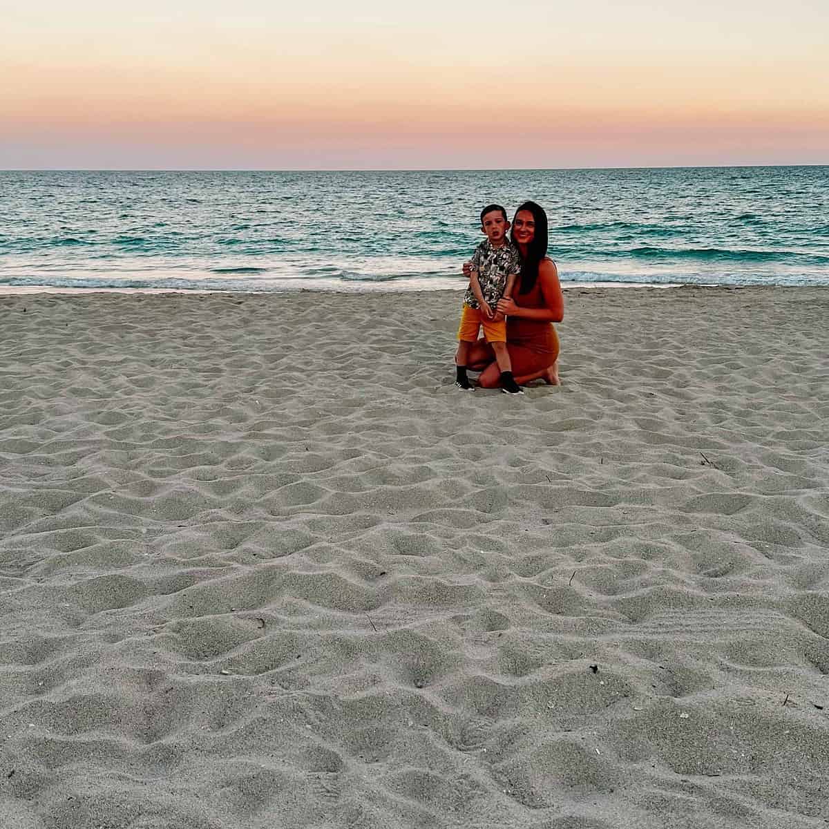 Read more about the article Hollywood Florida with Kids Ultimate Guide + Best Things To Do in 2025